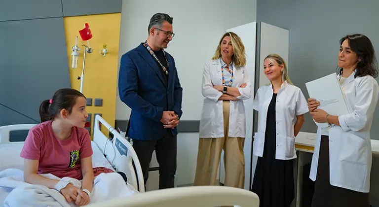 12 yaşındaki Ayşe, İzmir’de hayata geri döndü