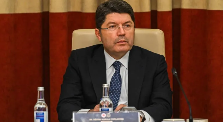 BAKAN TUNÇ : YARGI SOKAK HAREKETLERİNDEN ETKİLENMEZ