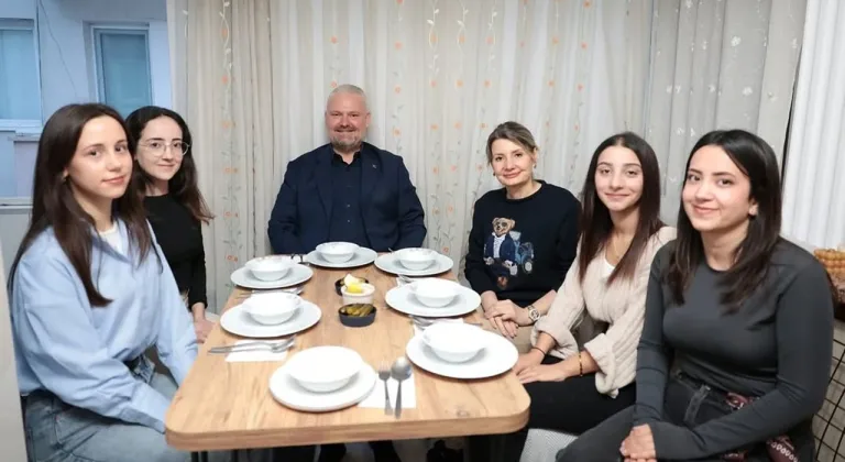 BAŞKAN PEHLİVAN'DAN İFTAR SÜRPRİZİ