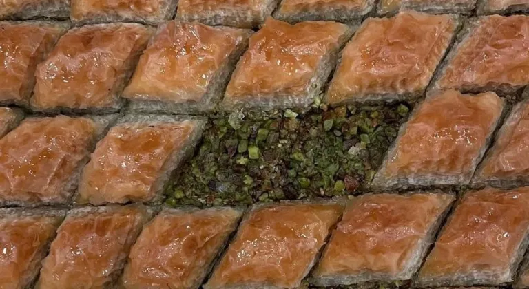Bayramda talep arttı, baklava imalathaneleri tam gün çalışıyor