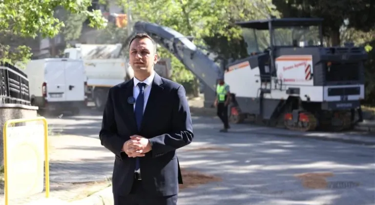 BORNOVA'DA 11.000 TON ASFALT İLE 26 SOKAK YENİLENDİ