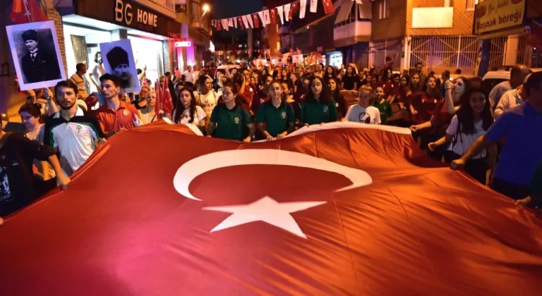 BORNOVA'DA COŞKULU 30 AĞUSTOS KUTLAMASI