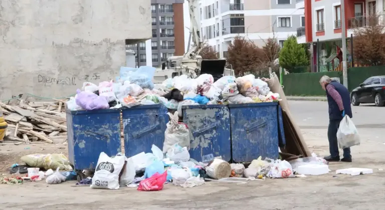 BUCA BAYRAMI ÇÖPLERLE KARŞILIYOR
