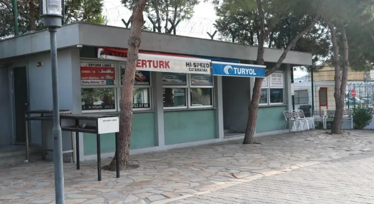 Çeşme-Sakız Adası seferlerine ara verildi; liman boş kaldı