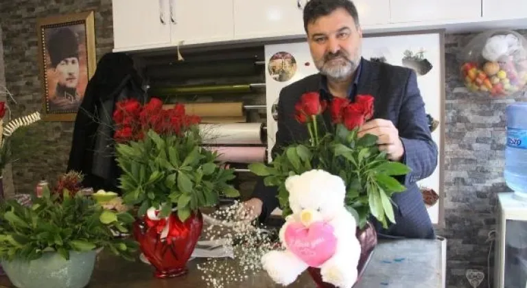 İZMİR ÇİÇEKÇİLER ODASI BAŞKANI'NDAN ÖZGÜR ÖZEL'E TEPKİ