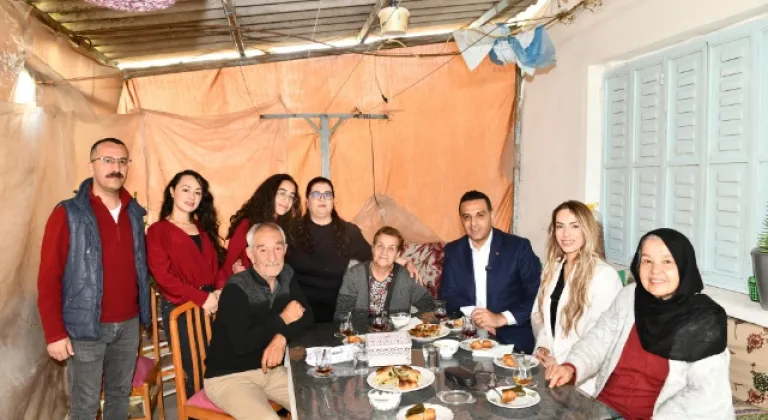 ÇİĞLİ BAŞKANI YILDIZ'DAN SÜRPRİZ BAYRAM ZİYARETİ