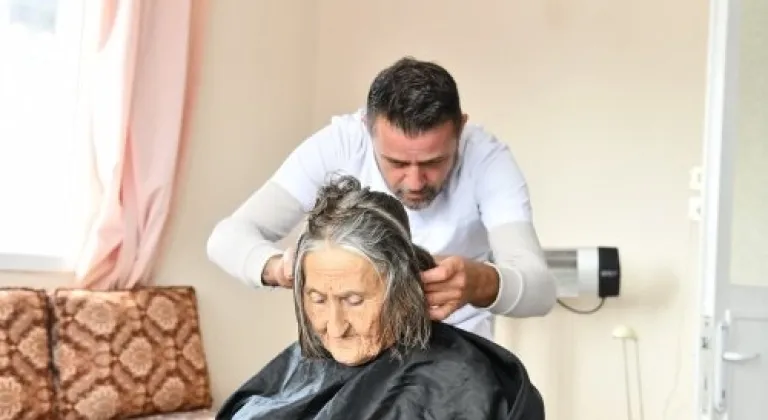 ÇİĞLİ BELEDİYESİ'NDEN KİŞİSEL BAKIM YARDIMI