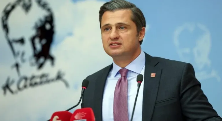 DENİZ YÜCEL :  ALPAY ÖZALAN İZMİR'İN ENGİN HOŞGÖRÜSÜNDEN NASİBİNİ ALMAMIŞTIR