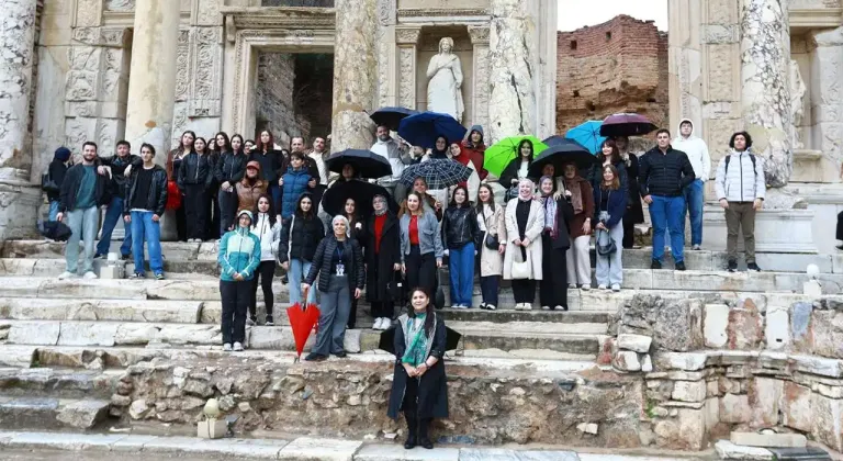 EFES SELÇUKTA KÜTÜPHANE ETKİNLİKLERİ BAŞLADI