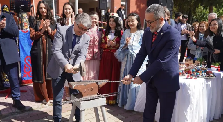 EÜ'DE NEVRUZ BAYRAMI COŞKUYLA KUTLANDI