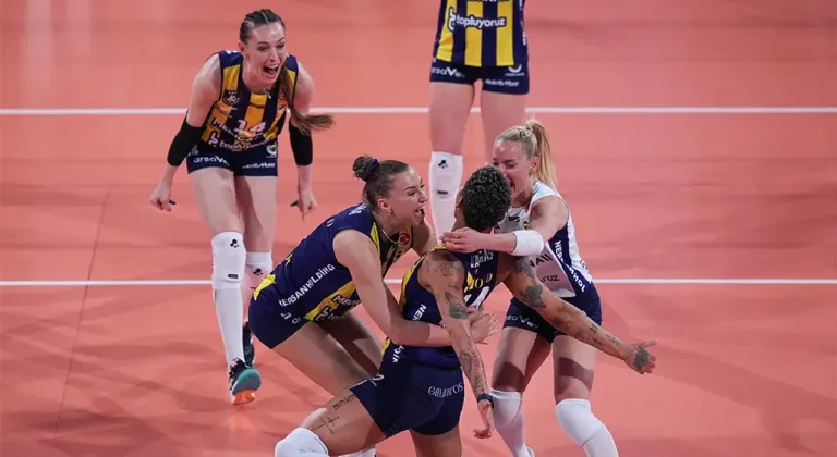 FENERBAHÇE İZMİR'DE ŞAMPİYON OLDU