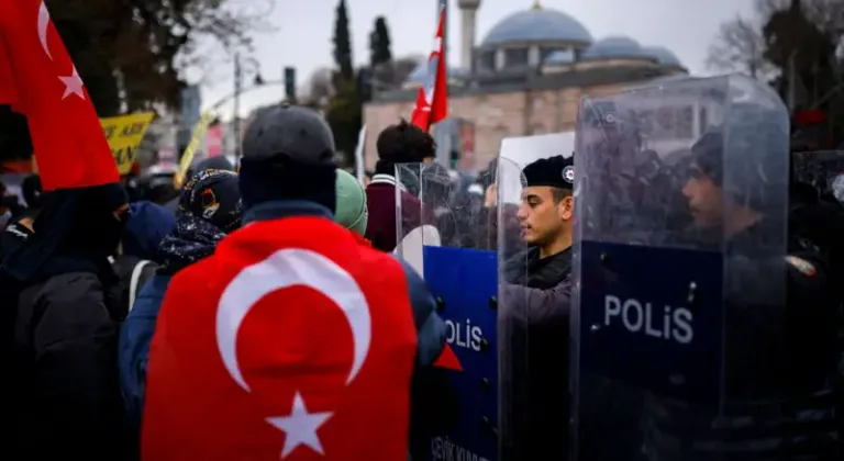 İmamoğlu protestoları'nda İstanbul'da 74 kişi için üçer yıla kadar hapis istendi