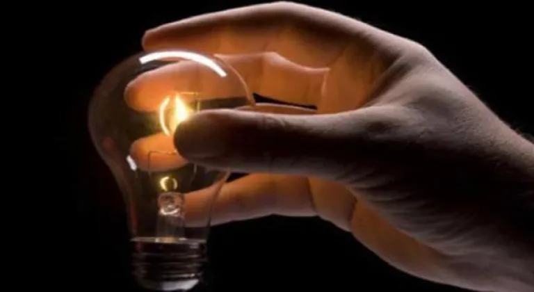 İZMİR'DE 12 İLÇEDE ELEKTRİK KESİNTİSİ ! Peki O ilçeler Hangileri?