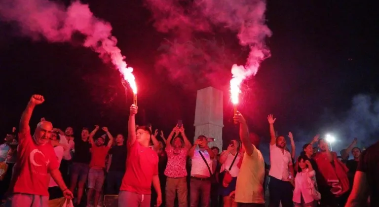 İZMİR'DE ÇEYREK FİNAL COŞKUSU