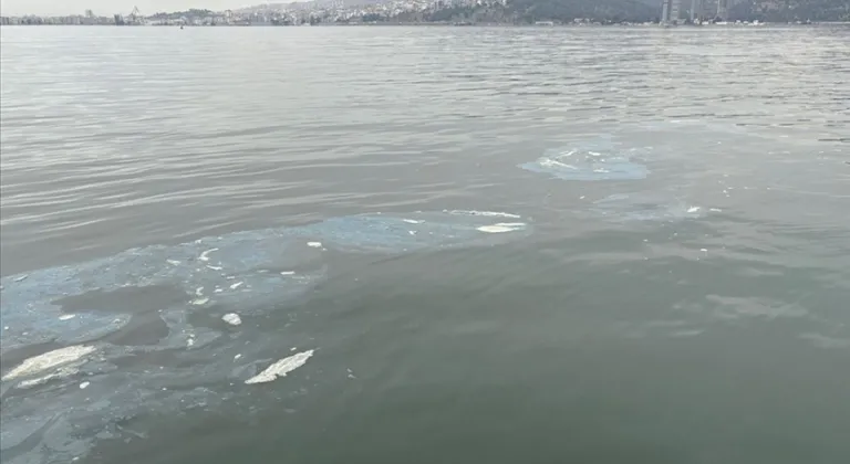 İzmir Körfezi'ne boya atığı deşarj eden firmaya 8,3 milyon lira ceza