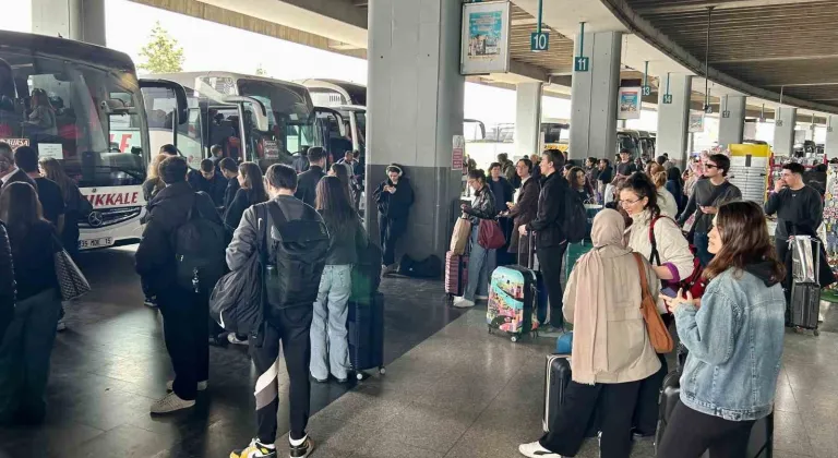 İZMİR OTOGARI'NDA BAYRAM YOĞUNLUĞU