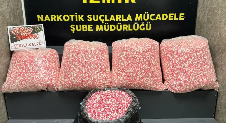 İzmir’de 160 binden fazla uyuşturucu hap ele geçirildi