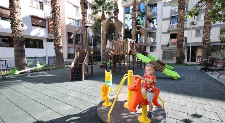 KONAK'IN PARKLARI YENİLENİYOR