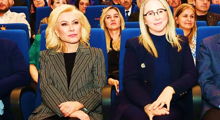 MECLİSİN İKİ RENKLİ İZMİR'Lİ CUMHURİYET KADINI