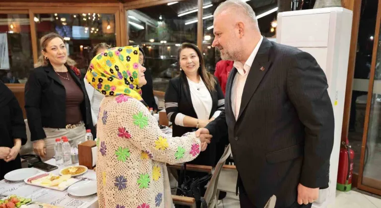 MENEMEN'DE GÖNÜLLER BU KEZ SAHURDA BULUŞTU