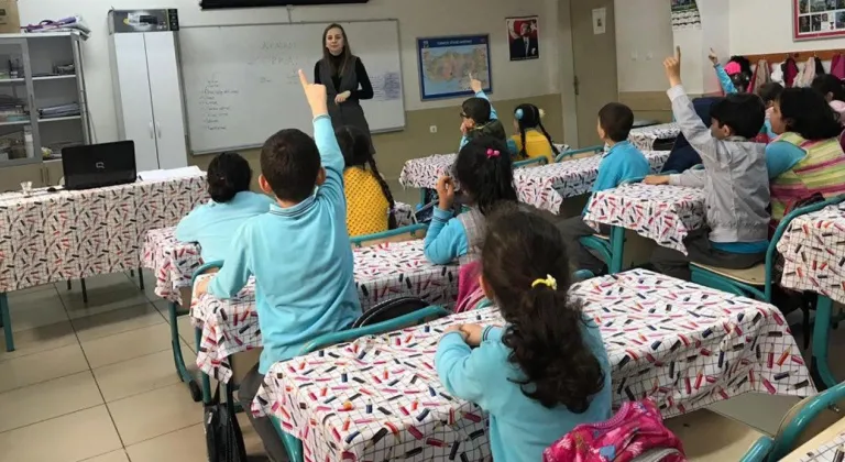 Okullarda ara tatil sonrası ilk ders çaldı