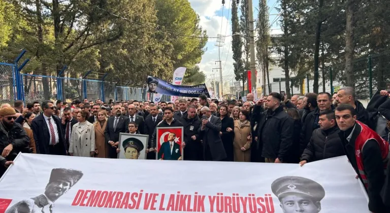 ÖZGÜR ÖZEL BAŞKAN PEHLİVAN'I HEDEF ALDI