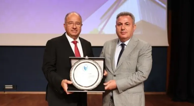 ÜNİVERSİTEDE İLK DERS VALİ ELBAN'DAN