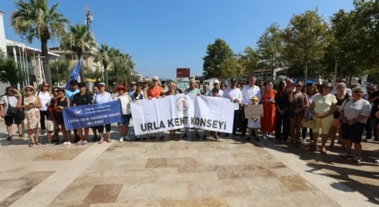 URLA'DA SOKAK HAYVANLARI YASA TEKLİFİ PROTESTOSU