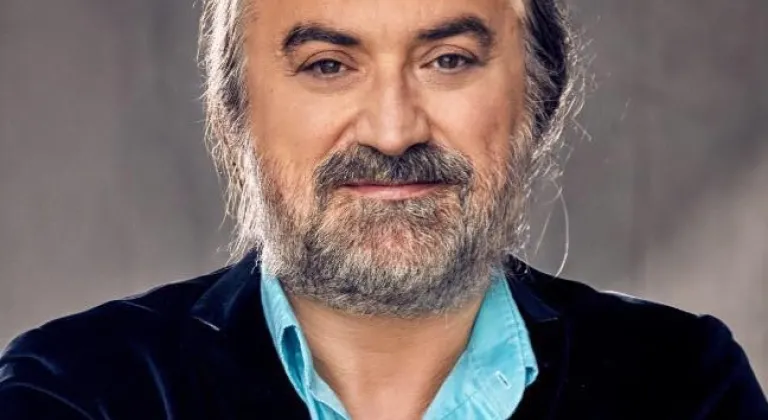 VOLKAN KONAK VEFAT ETTİ, SANAT CAMİASI YASTA!